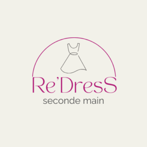 Boutique de seconde main. Rue des Aubépines, en bas de la tour "Les Rouges Gorges"